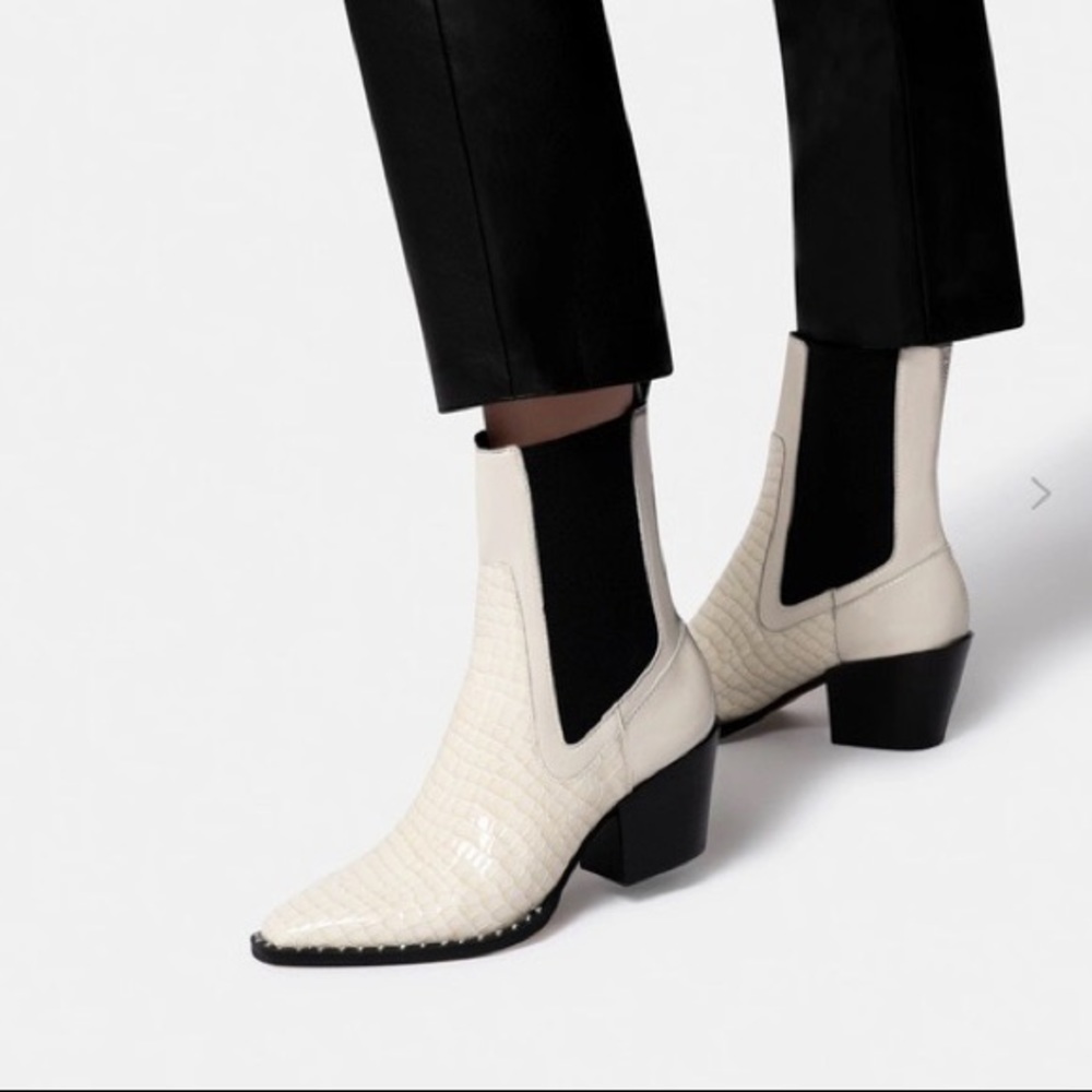 Dolce Vita Sabern leather booties